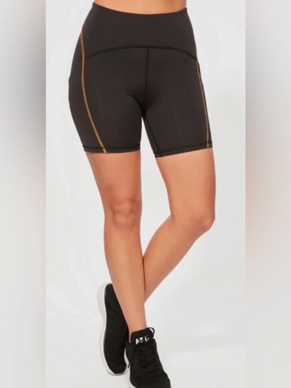 NWOT New NWT LULULEMON X BARRY'S Black POWER THRU HIGH-RISE SHORT 6